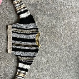 Super cute,soft and cozy sweater. Sits at waist Multicolored